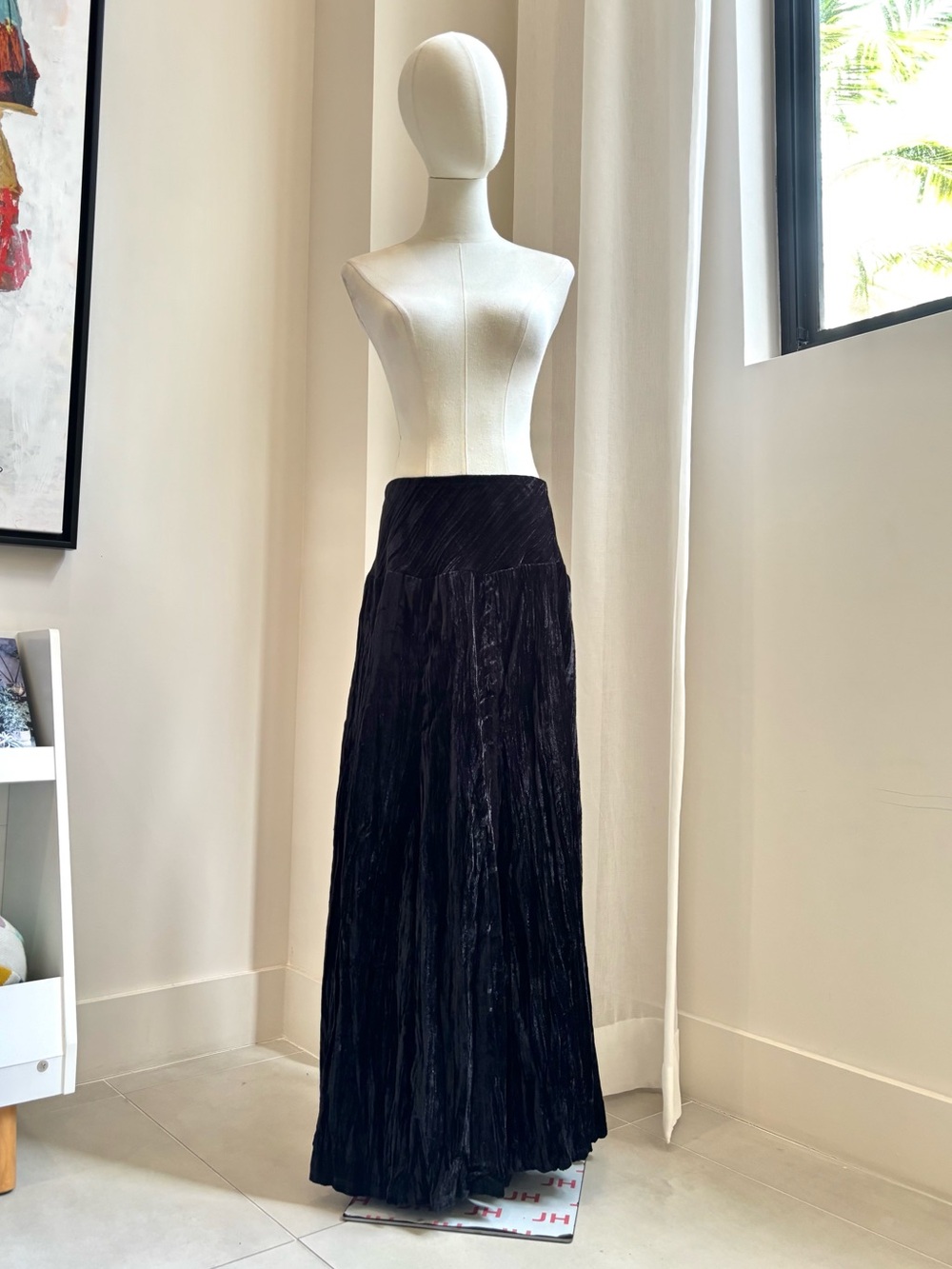 Karen Kane Black Crinkled Maxi Skirt